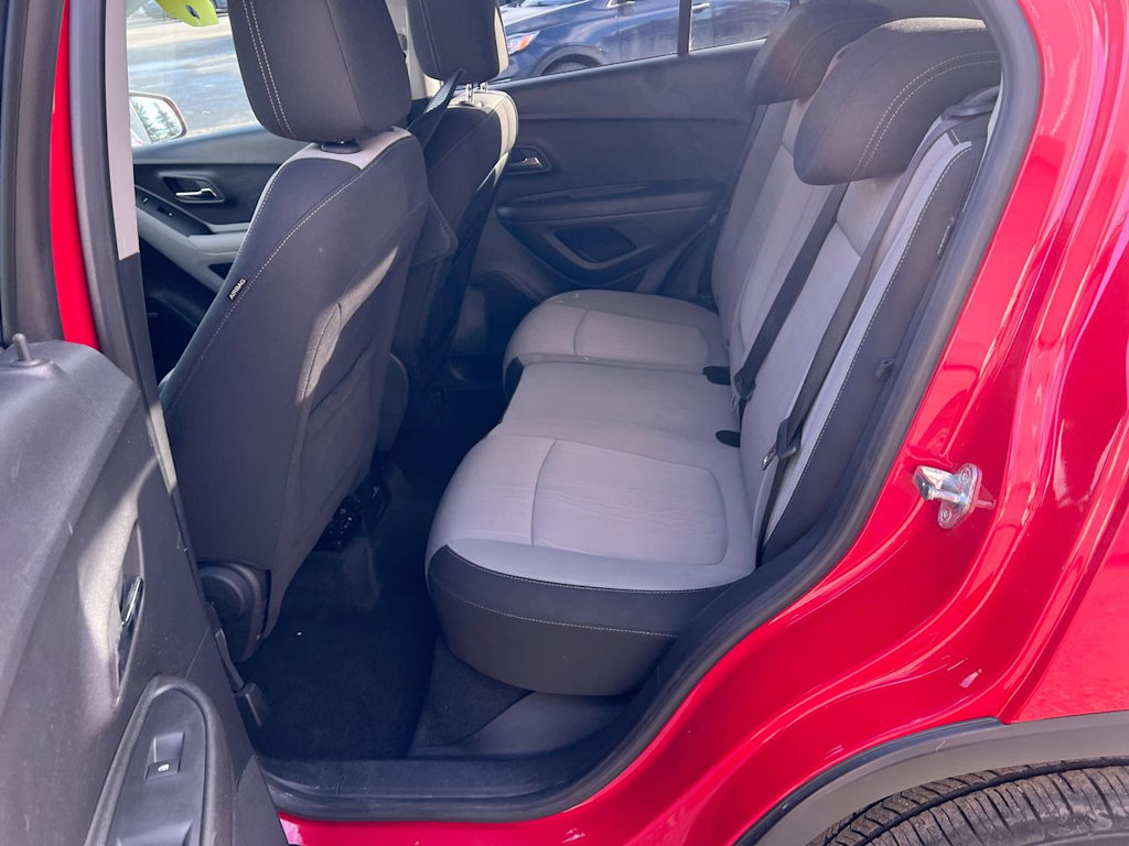 Thumbnail: 2015 Chevrolet Trax - 10