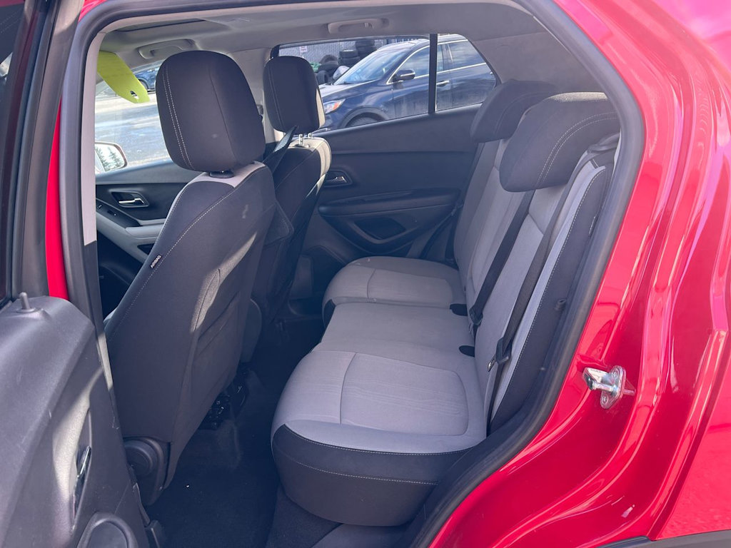 Thumbnail: 2015 Chevrolet Trax - 26