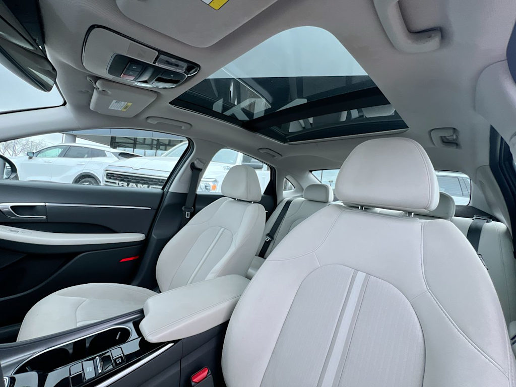 Thumbnail: 2023 Hyundai Sonata - 25
