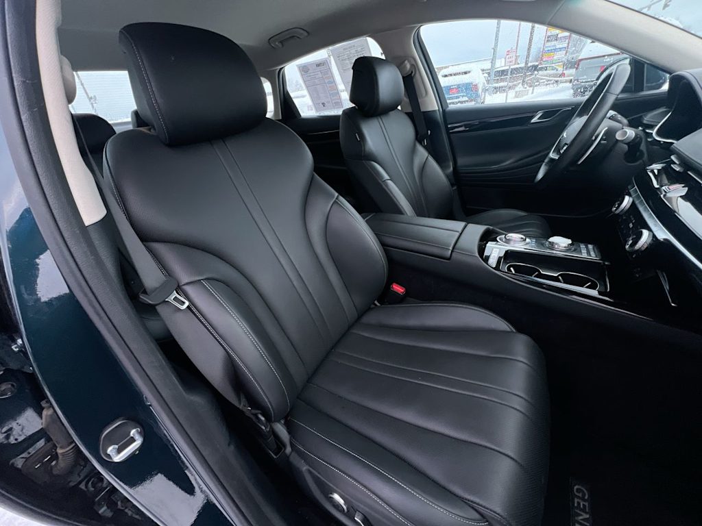 Thumbnail: 2023 Genesis G80 - 28