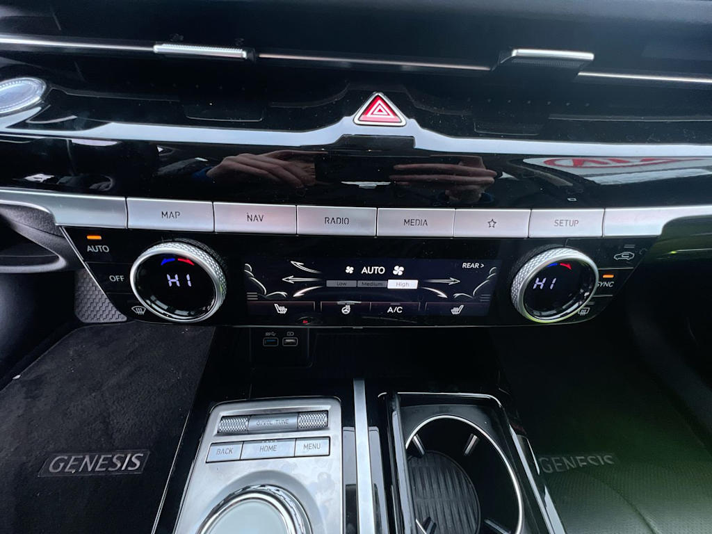 Thumbnail: 2023 Genesis G80 - 24