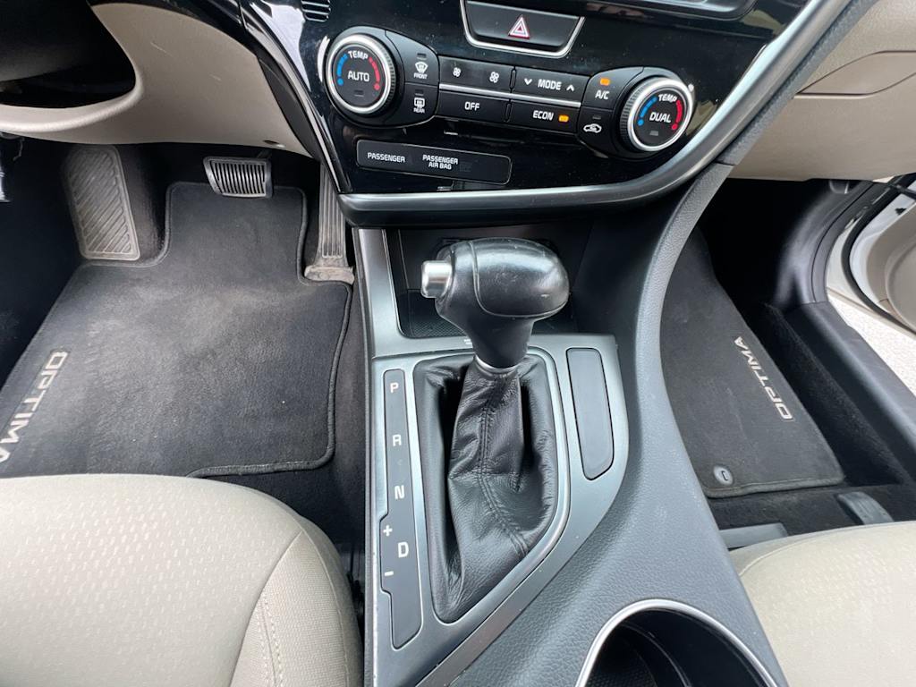 Thumbnail: 2015 Kia Optima - 10