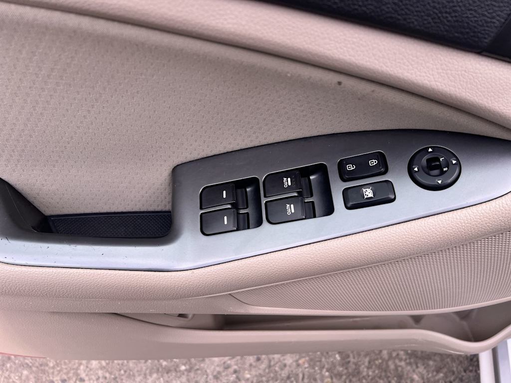 Thumbnail: 2015 Kia Optima - 22