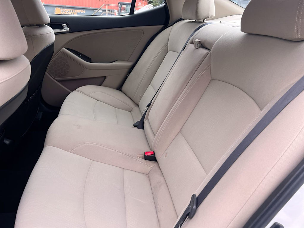 Thumbnail: 2015 Kia Optima - 11