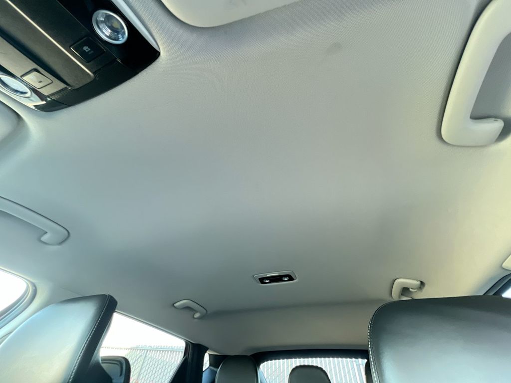 Thumbnail: 2022 Kia EV6 - 24