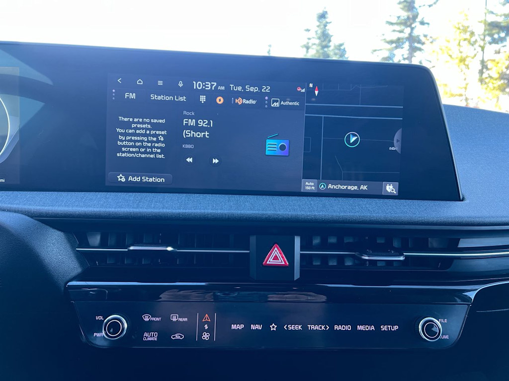 Thumbnail: 2022 Kia EV6 - 10