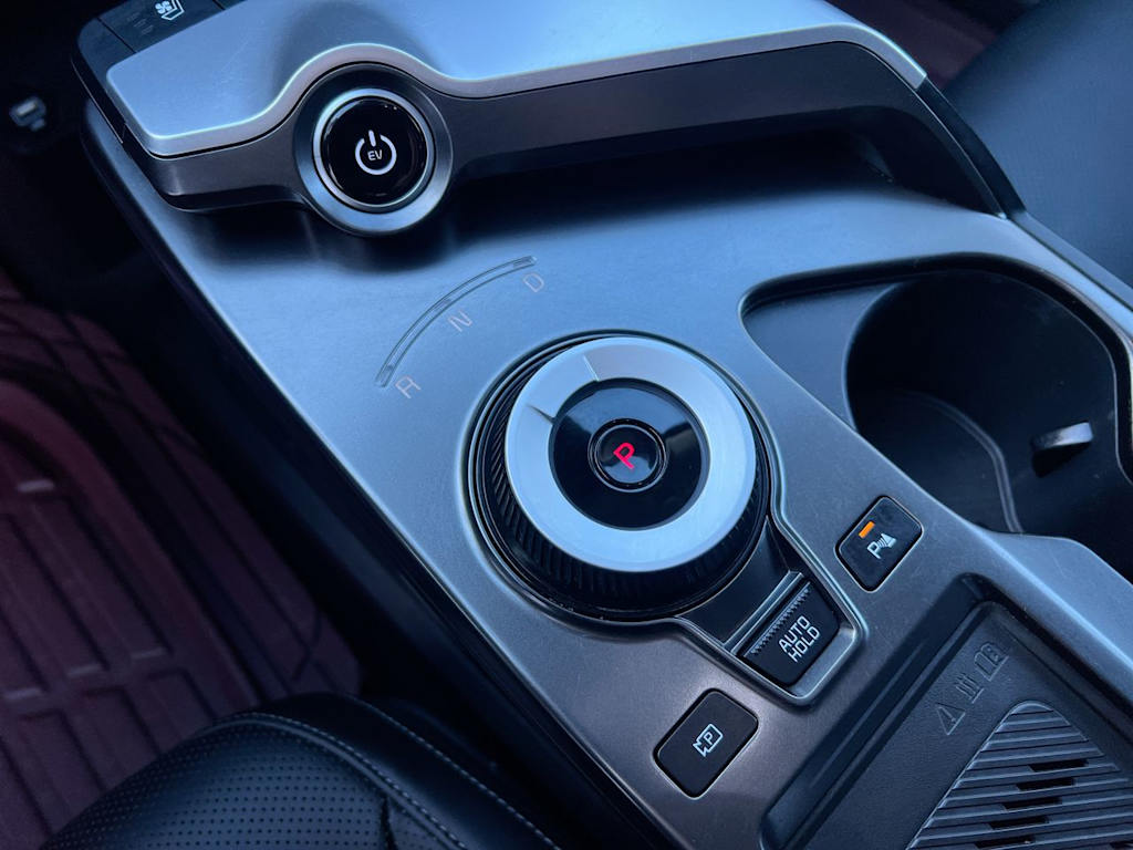 Thumbnail: 2022 Kia EV6 - 23