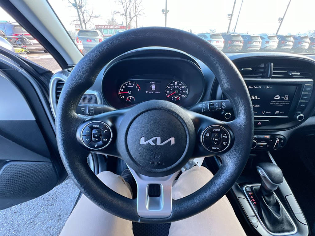 2022 Kia Soul LX 2