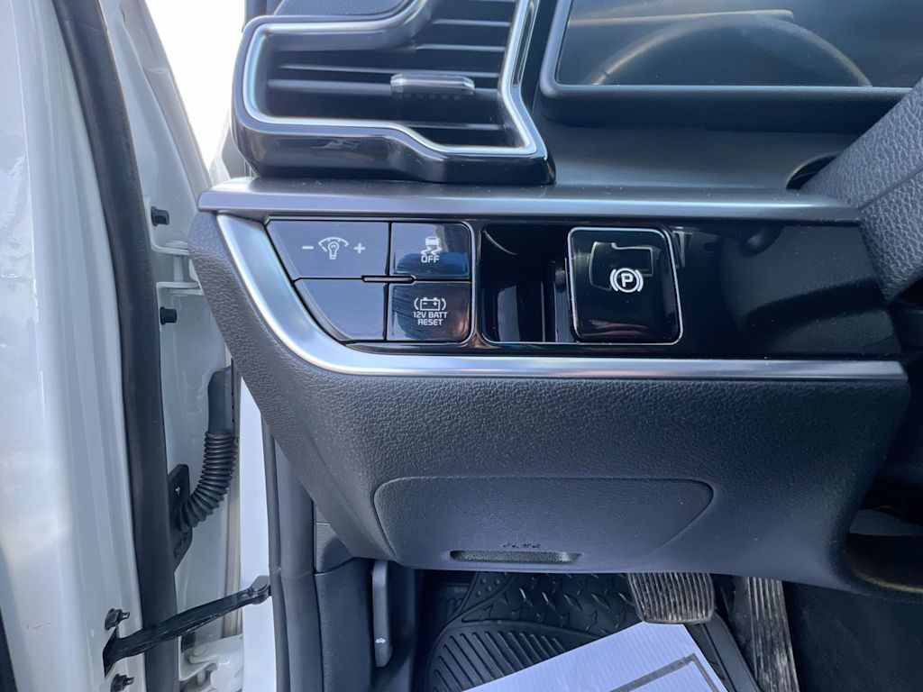 Thumbnail: 2023 Kia Sportage - 23