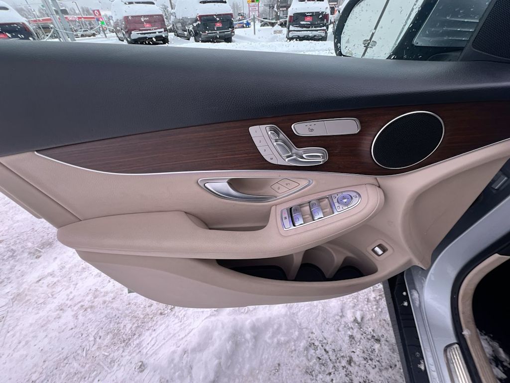 Thumbnail: 2022 Mercedes-Benz GLC - 19