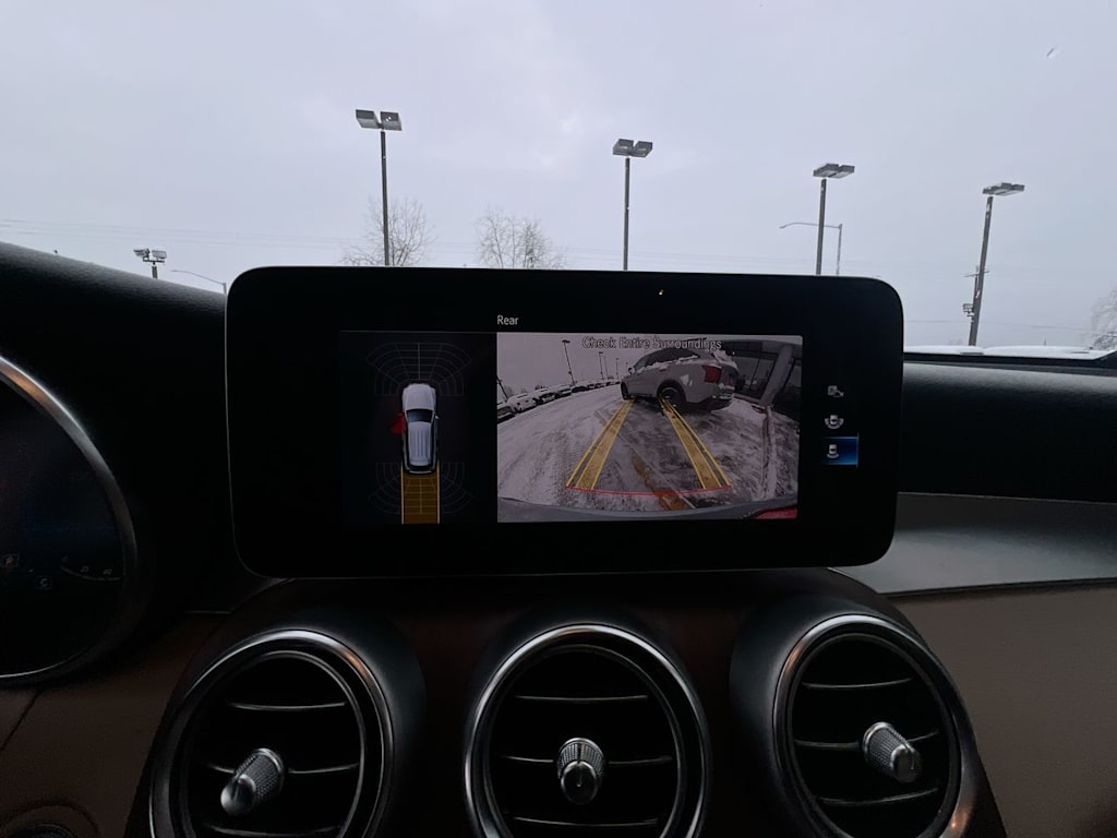 Thumbnail: 2022 Mercedes-Benz GLC - 20