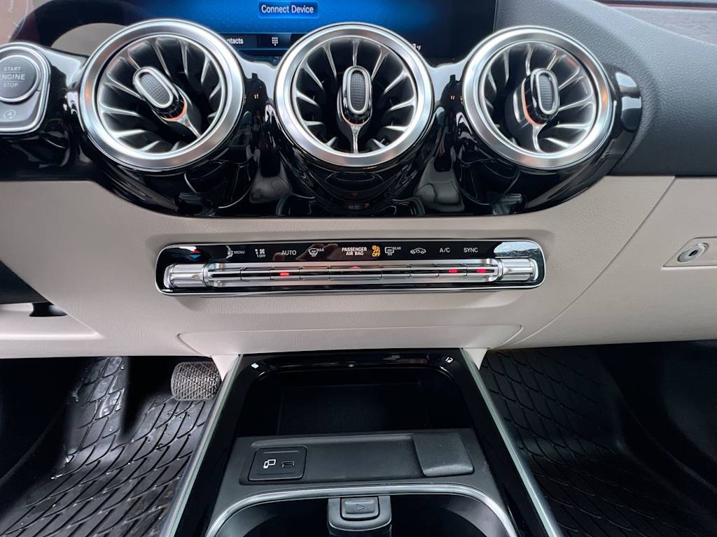 Thumbnail: 2023 Mercedes-Benz GLA - 24