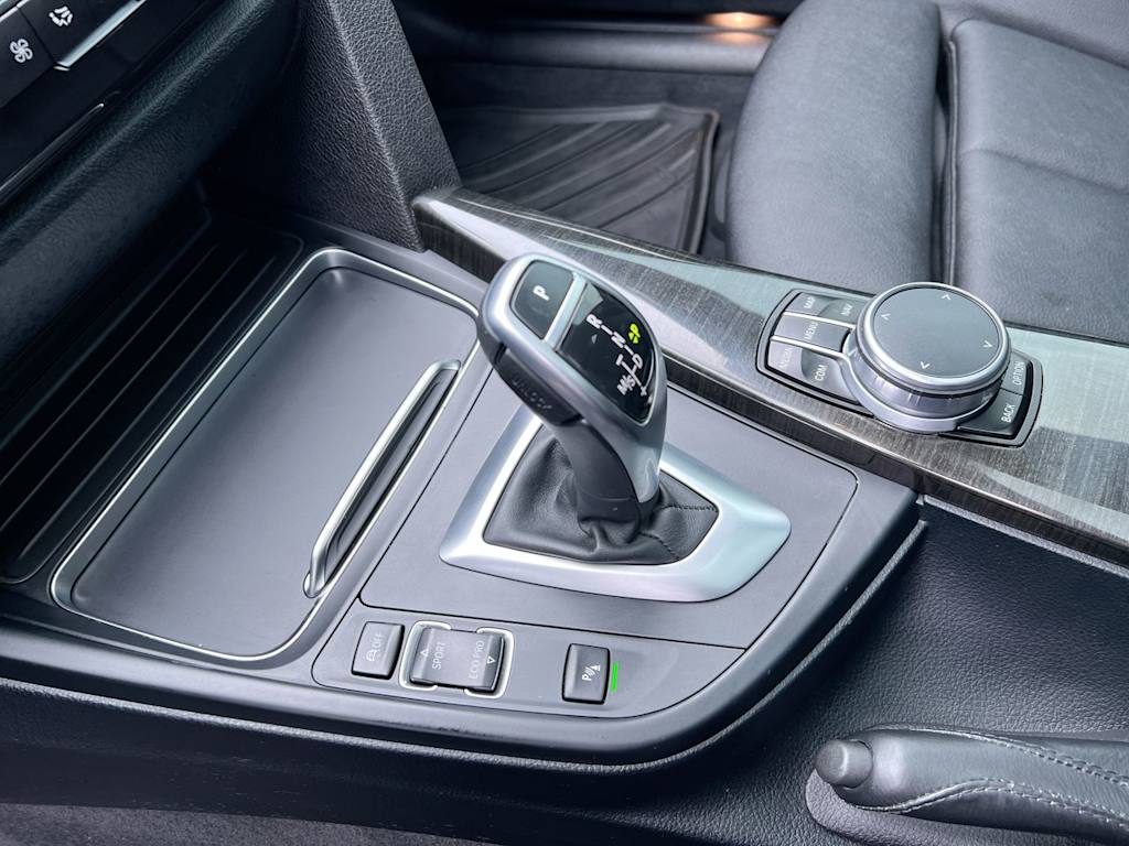 Thumbnail: 2018 BMW 3 Series - 11