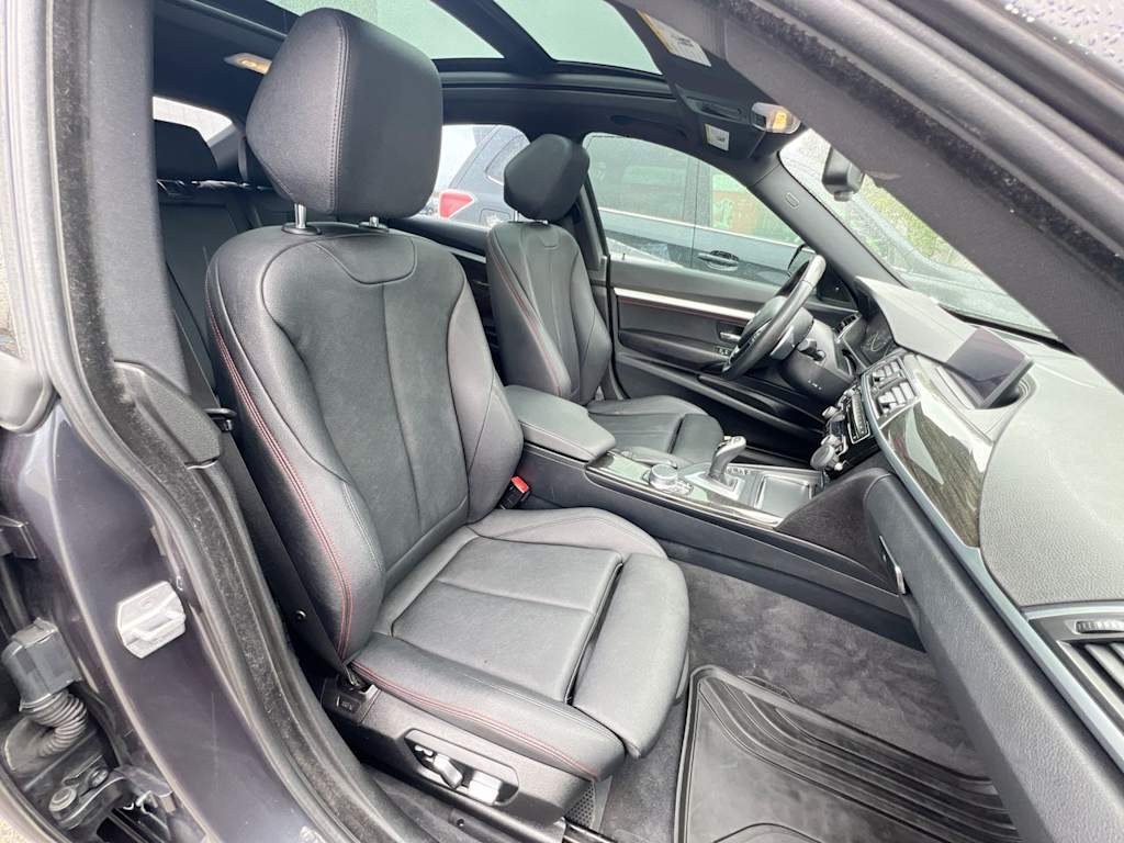 Thumbnail: 2018 BMW 3 Series - 9