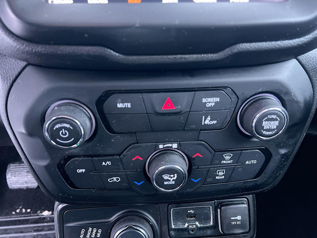 Thumbnail: 2022 Jeep Renegade - 24