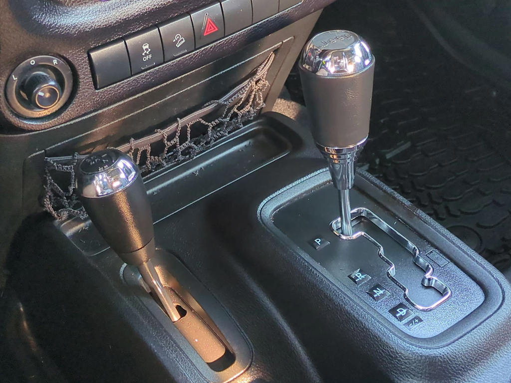 Thumbnail: 2017 Jeep Wrangler - 16