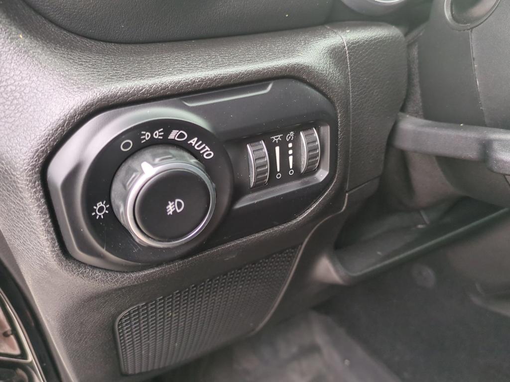 Thumbnail: 2018 Jeep Wrangler - 34