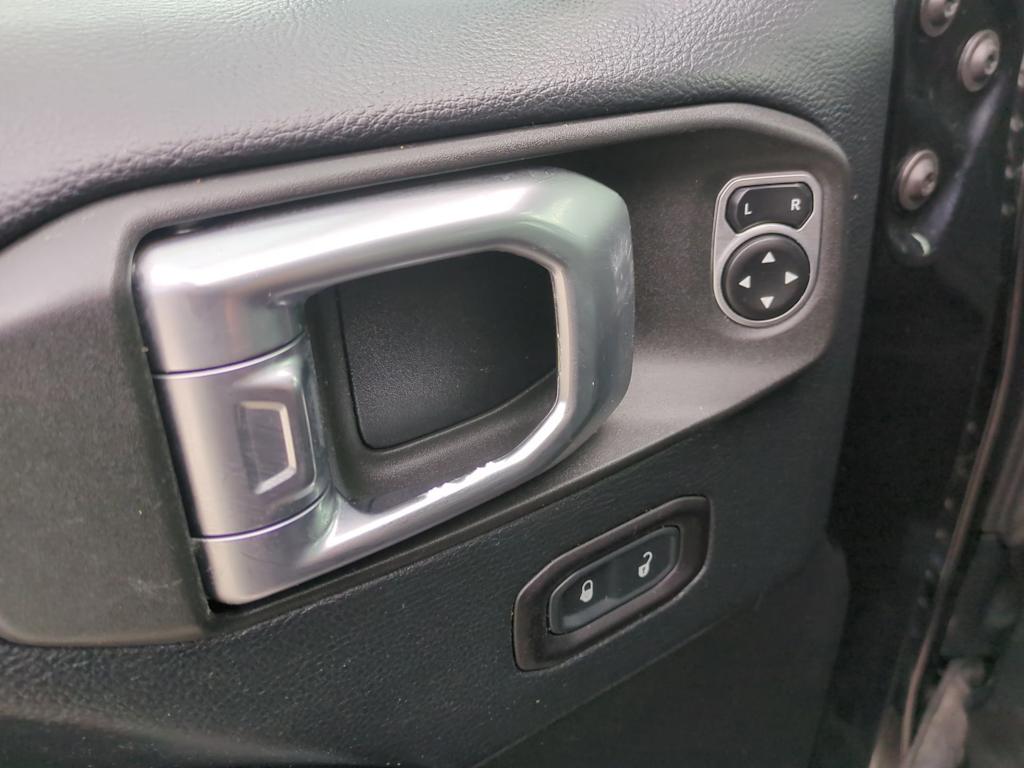 Thumbnail: 2018 Jeep Wrangler - 31