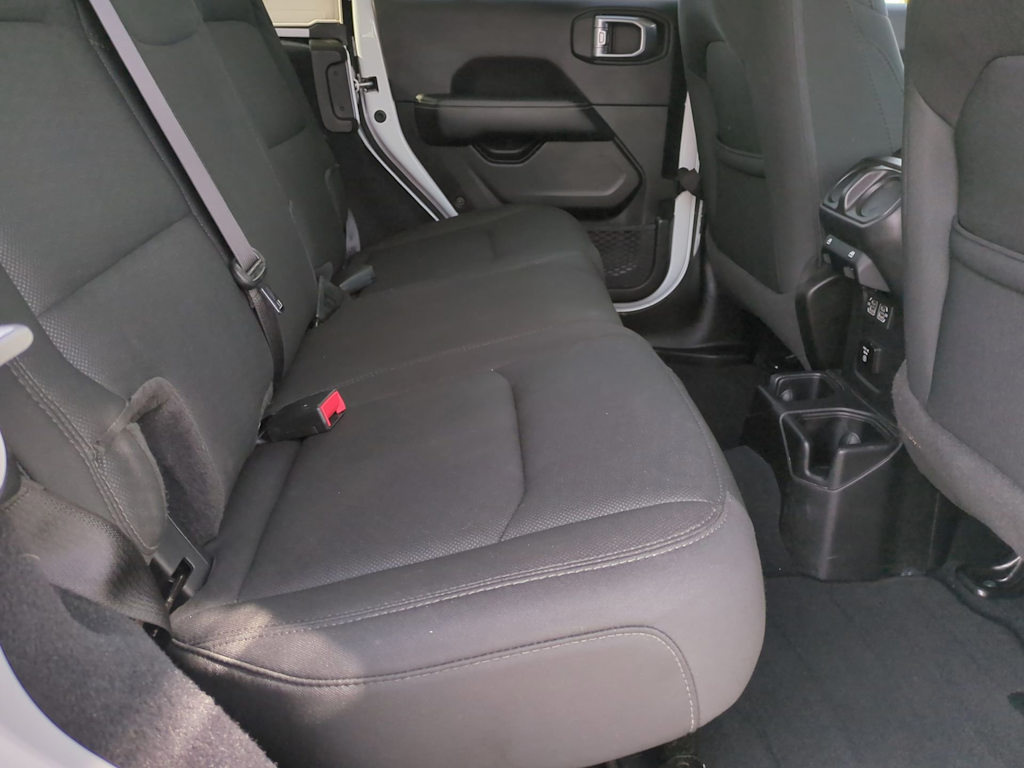 Thumbnail: 2022 Jeep Wrangler - 32