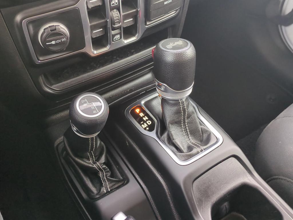 Thumbnail: 2022 Jeep Wrangler - 15