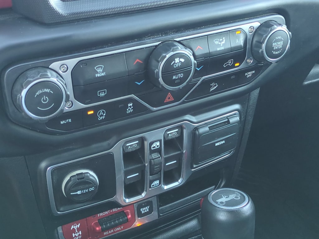 Thumbnail: 2019 Jeep Wrangler - 27