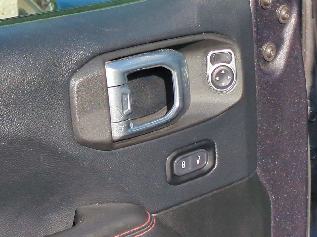 Thumbnail: 2019 Jeep Wrangler - 30