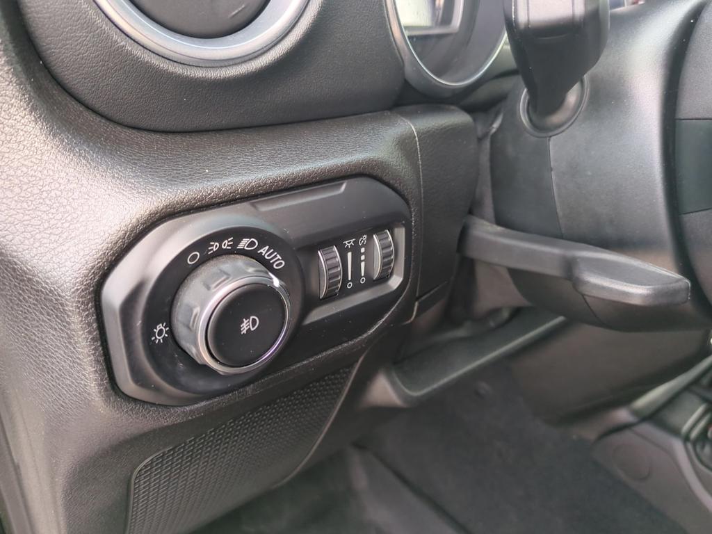 Thumbnail: 2020 Jeep Wrangler - 35