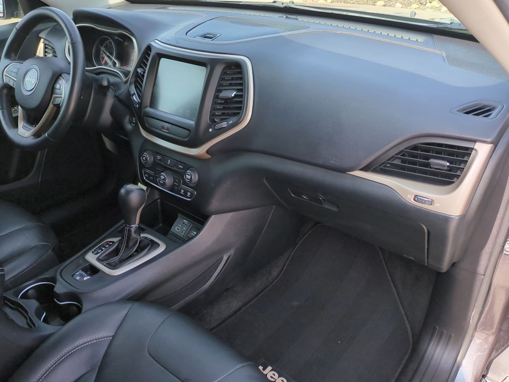 Thumbnail: 2016 Jeep Cherokee - 13