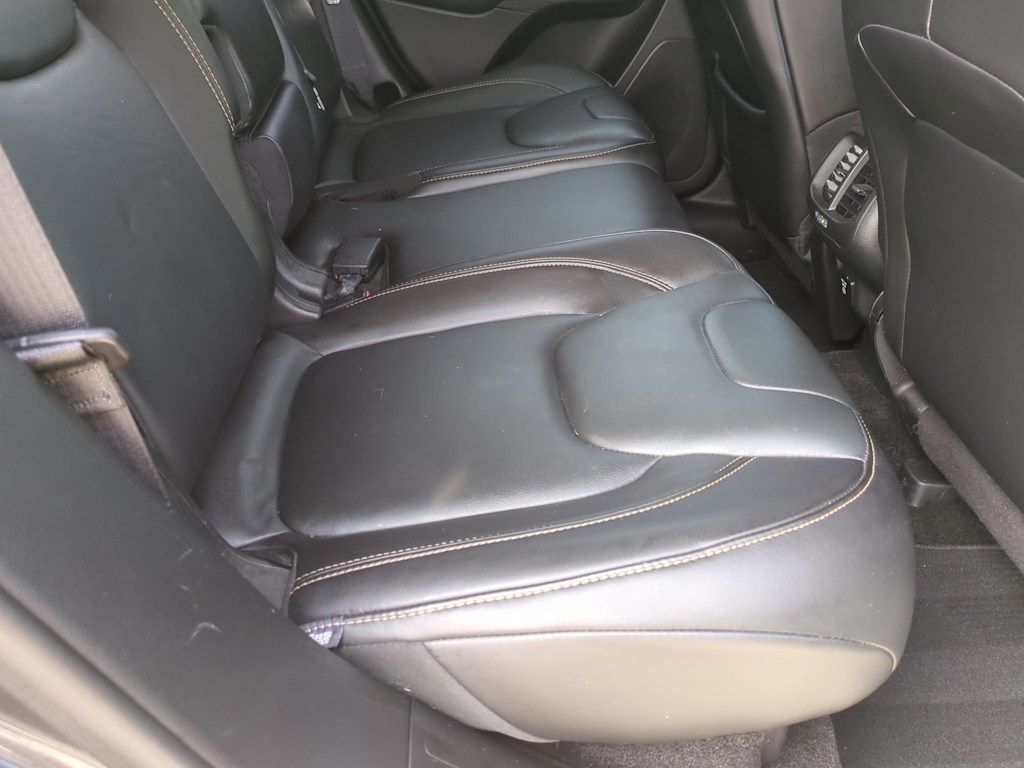 Thumbnail: 2016 Jeep Cherokee - 12