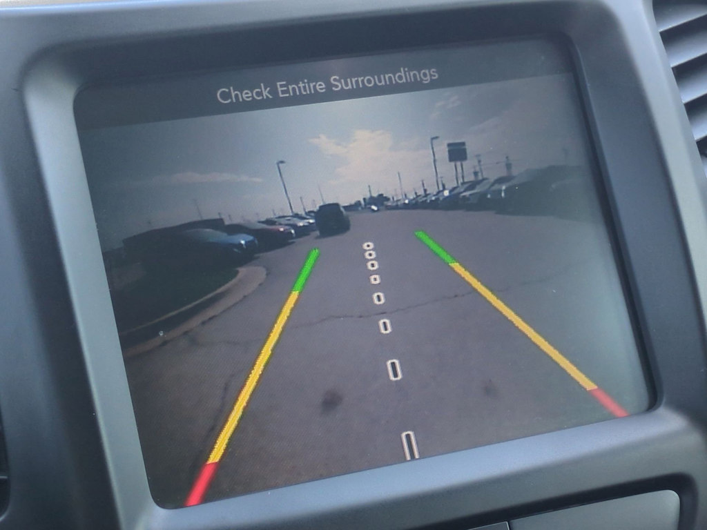 Thumbnail: 2016 Jeep Cherokee - 24