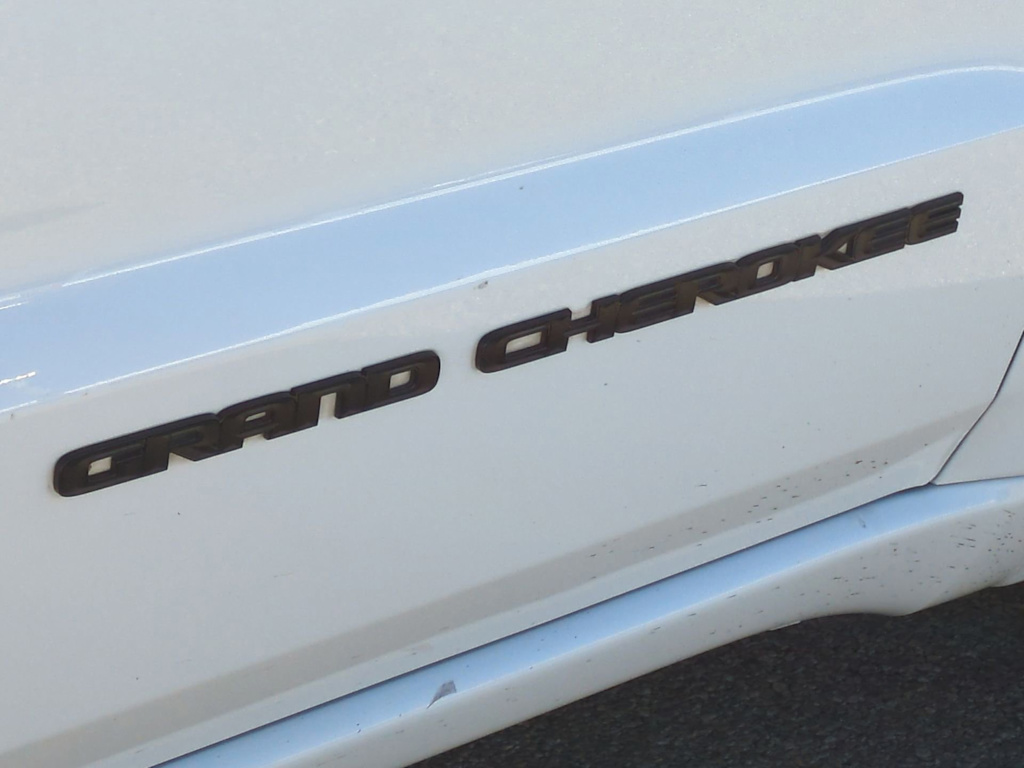 2020 Jeep Grand Cherokee Laredo 7