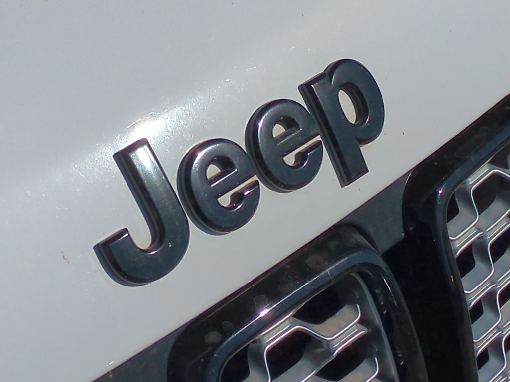 2020 Jeep Grand Cherokee Laredo 33