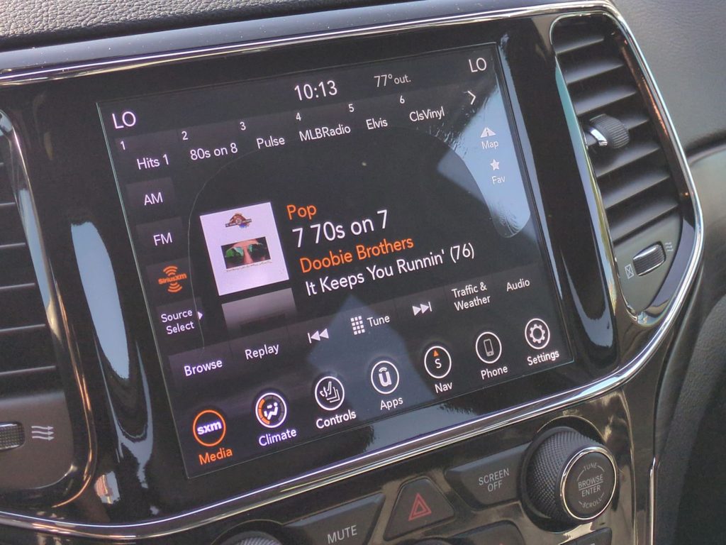 2020 Jeep Grand Cherokee Laredo 16