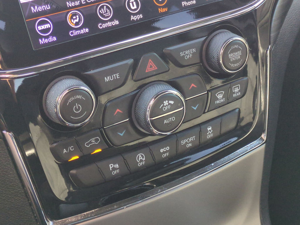 2020 Jeep Grand Cherokee Laredo 27