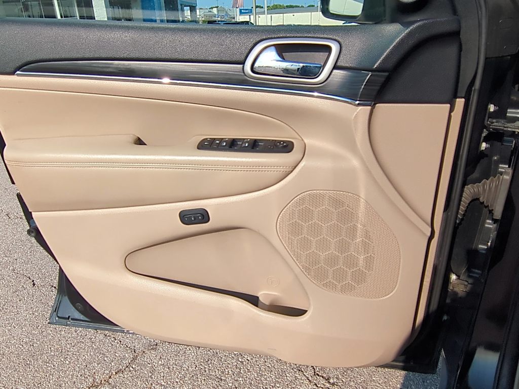 Thumbnail: 2019 Jeep Grand Cherokee - 31