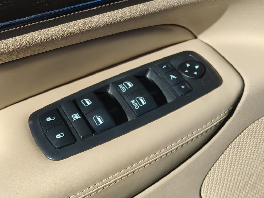 Thumbnail: 2019 Jeep Grand Cherokee - 33