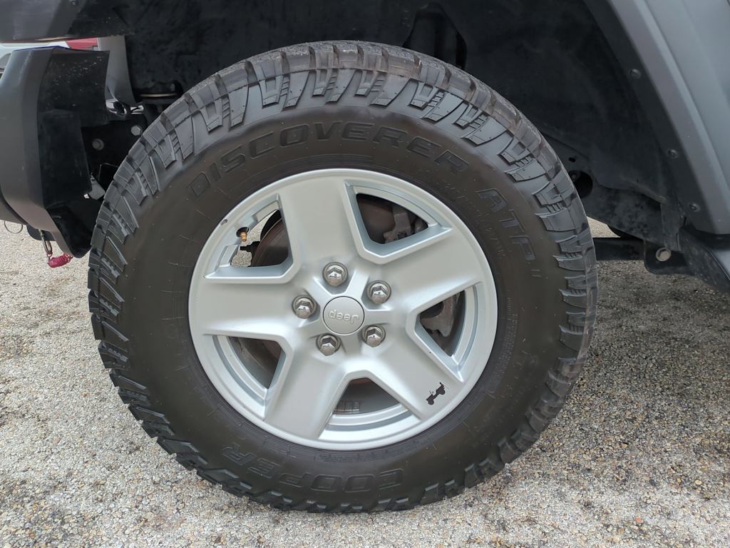 Thumbnail: 2020 Jeep Gladiator - 8