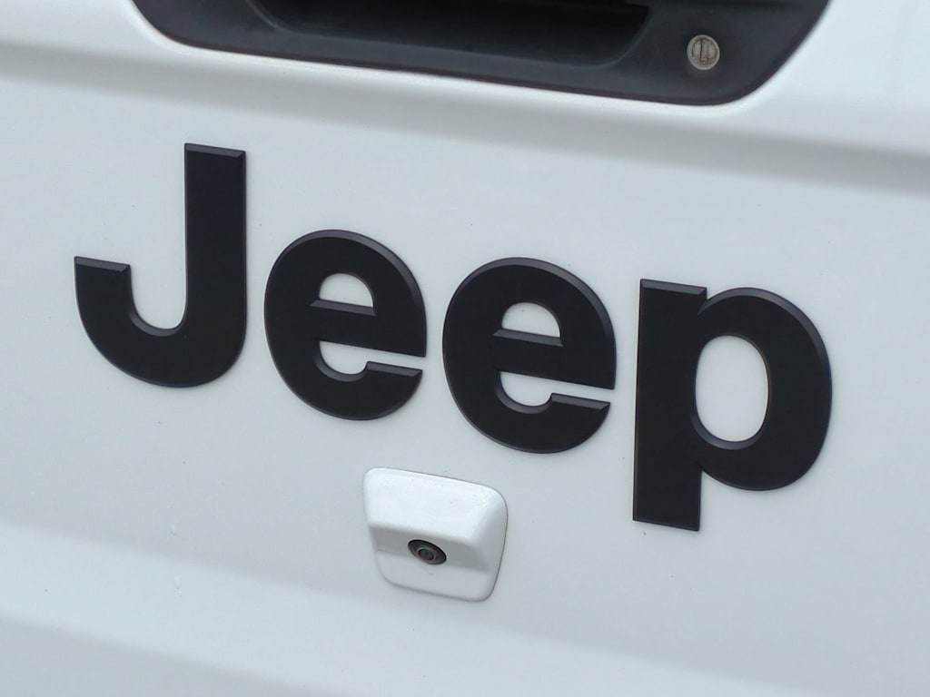 2023 Jeep Gladiator Sport 32