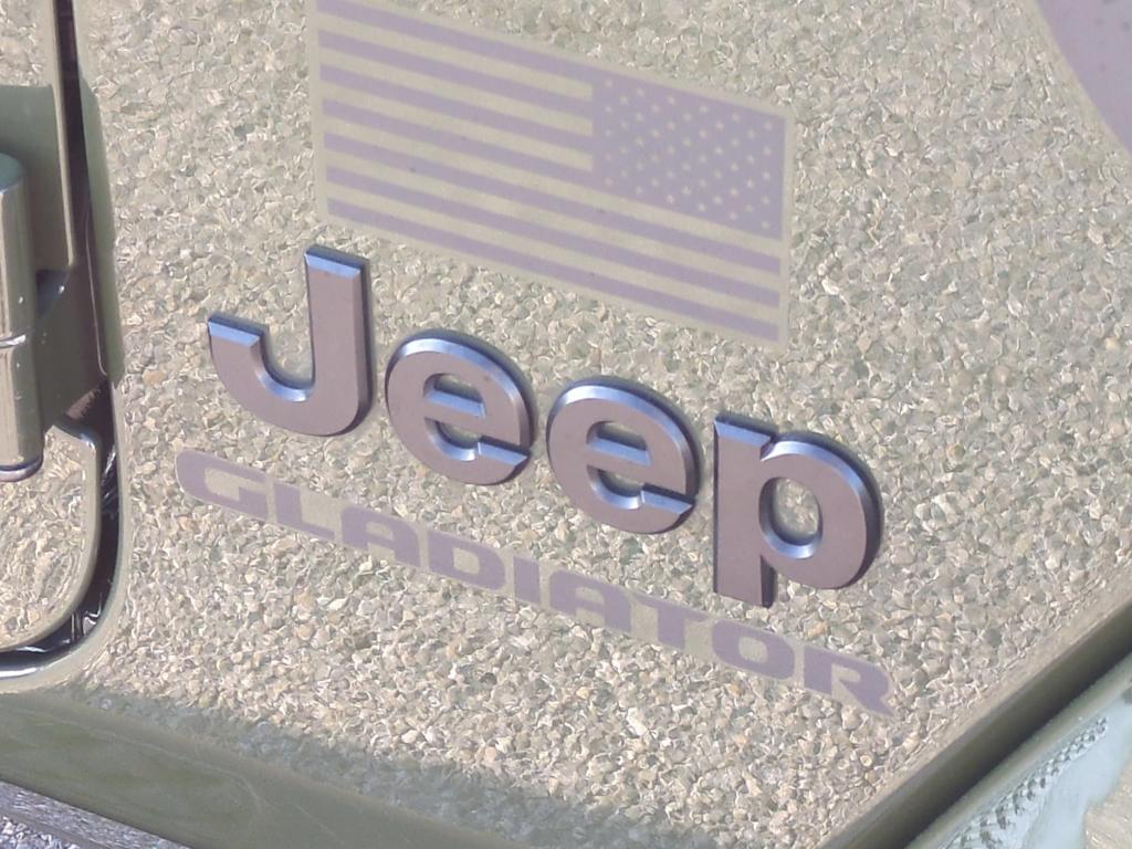Thumbnail: 2023 Jeep Gladiator - 16