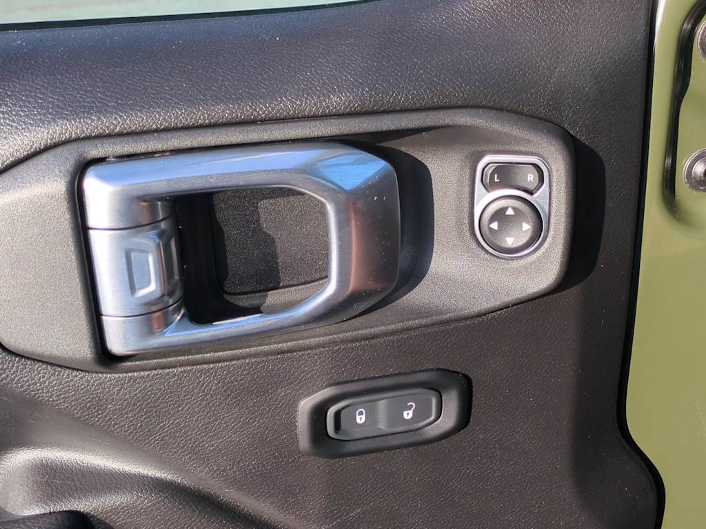 Thumbnail: 2023 Jeep Gladiator - 29