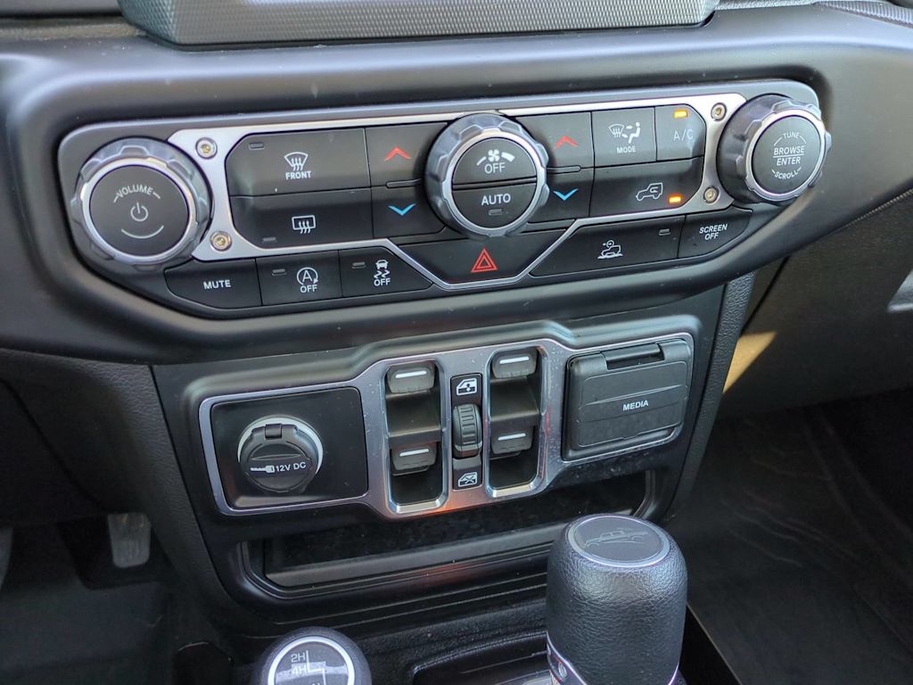 Thumbnail: 2023 Jeep Gladiator - 25