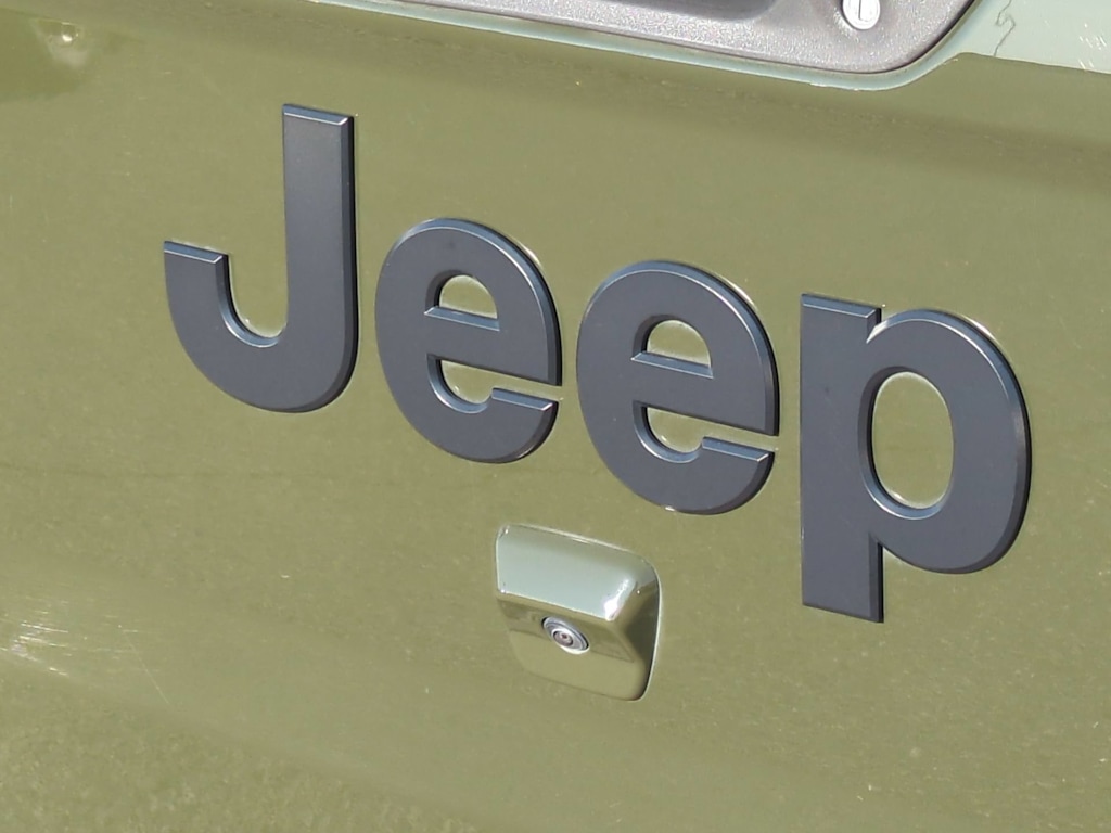 Thumbnail: 2023 Jeep Gladiator - 33