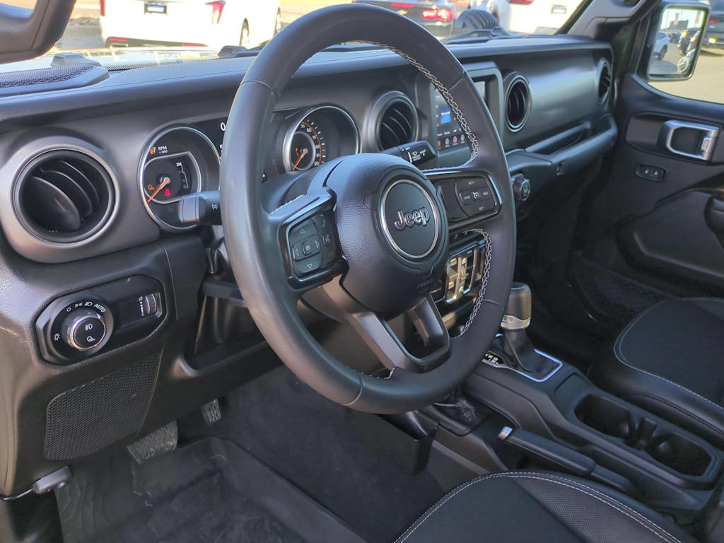 Thumbnail: 2023 Jeep Gladiator - 2