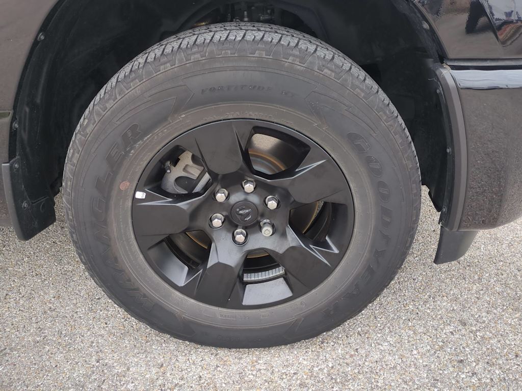 Thumbnail: 2025 RAM 1500 - 8