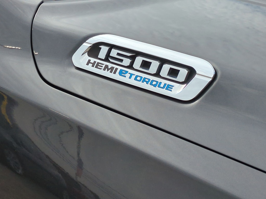 Thumbnail: 2021 RAM 1500 - 32