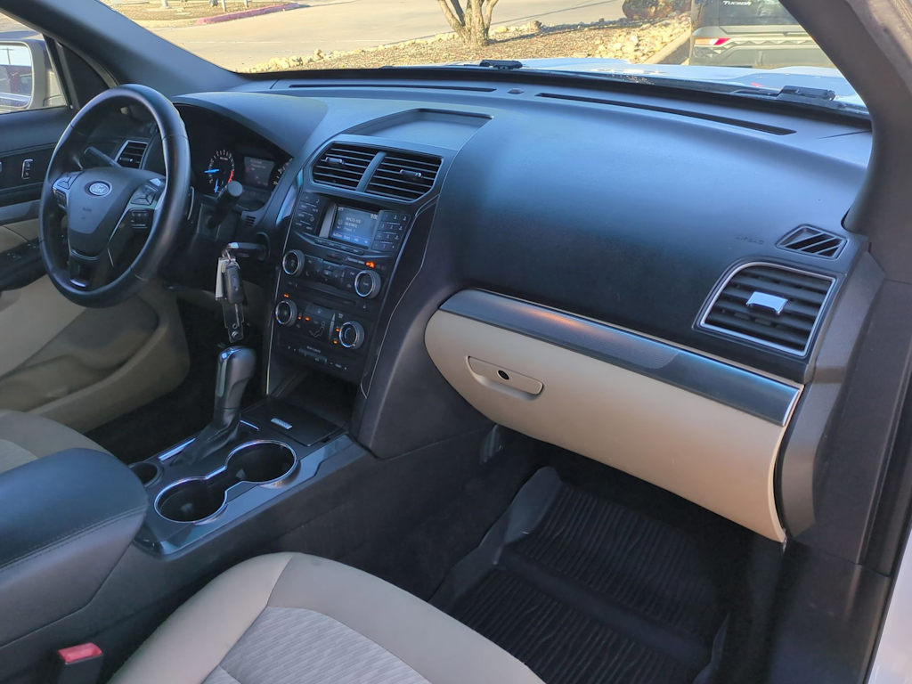 Thumbnail: 2017 Ford Explorer - 15