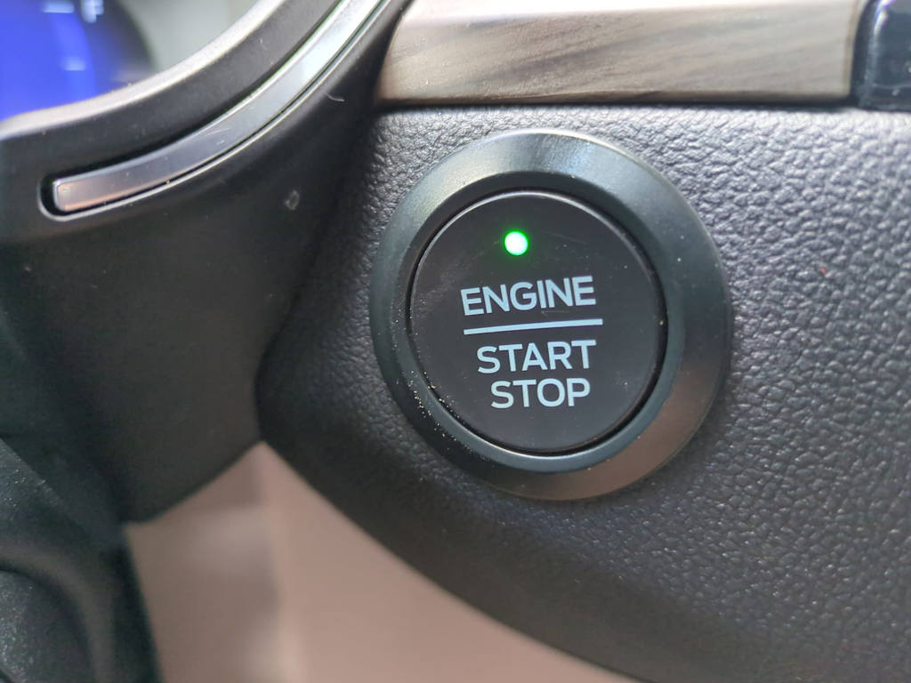 2020 Ford Escape Titanium Hybrid 26