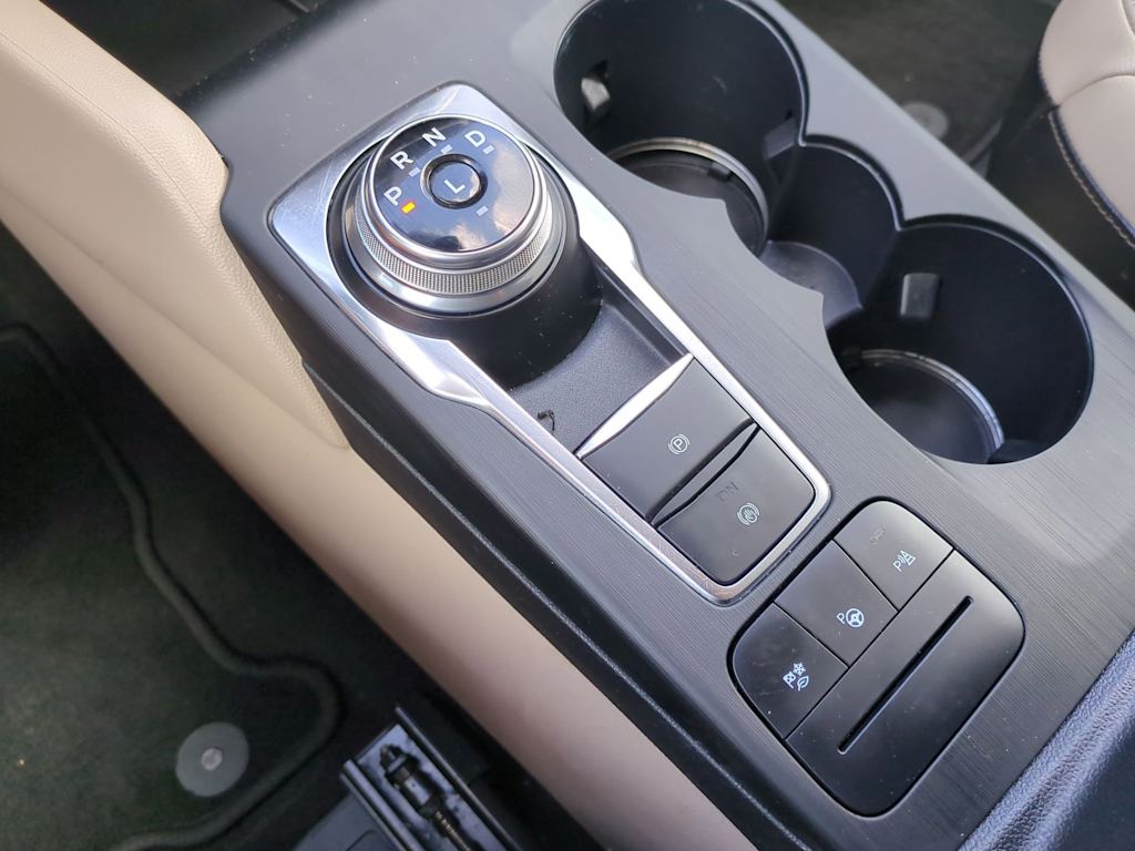 2020 Ford Escape Titanium Hybrid 16