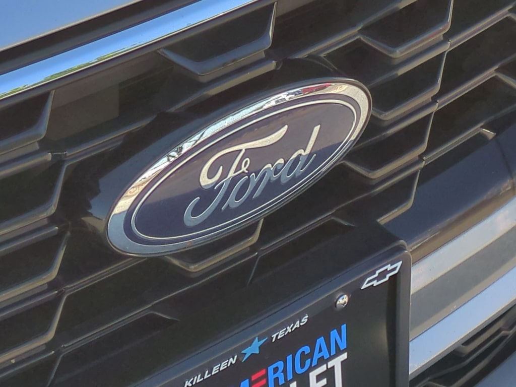 Thumbnail: 2023 Ford Escape - 7