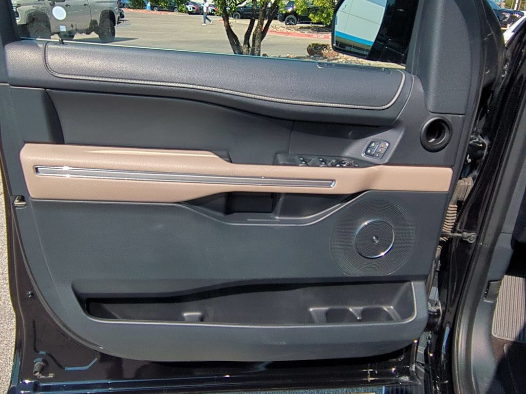 Thumbnail: 2023 Ford Expedition MAX - 28